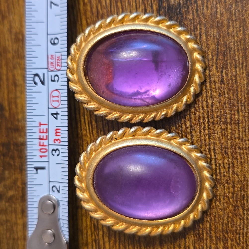 Vintage Leslie Block clip on earrings